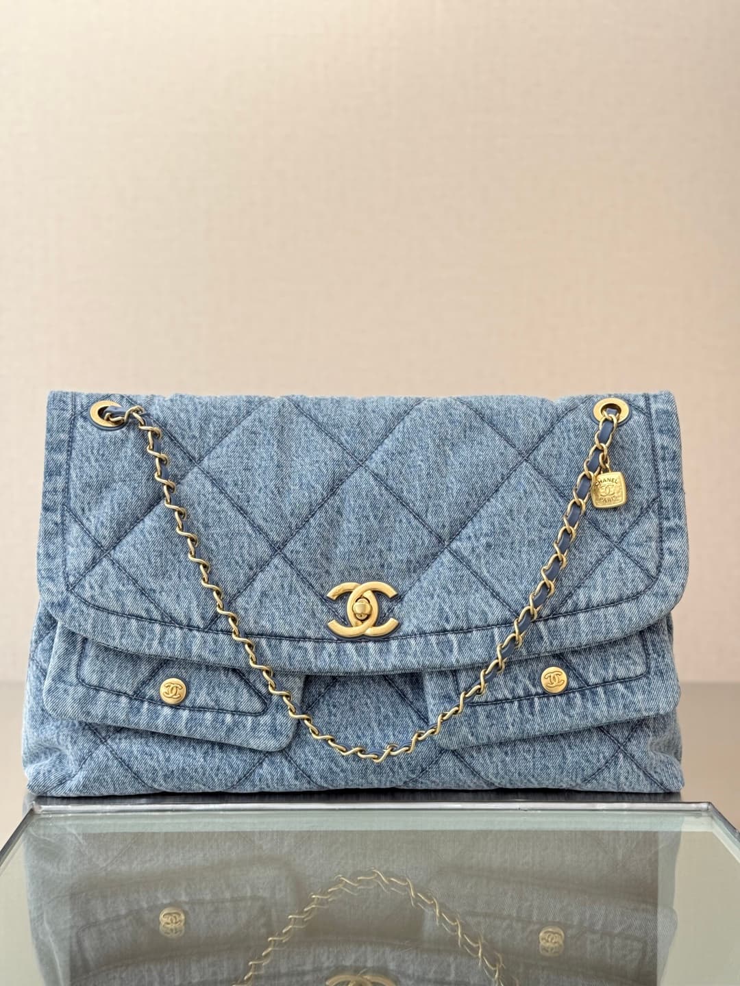 샤넬 25K 데님 맥시 플랩백 AS5727